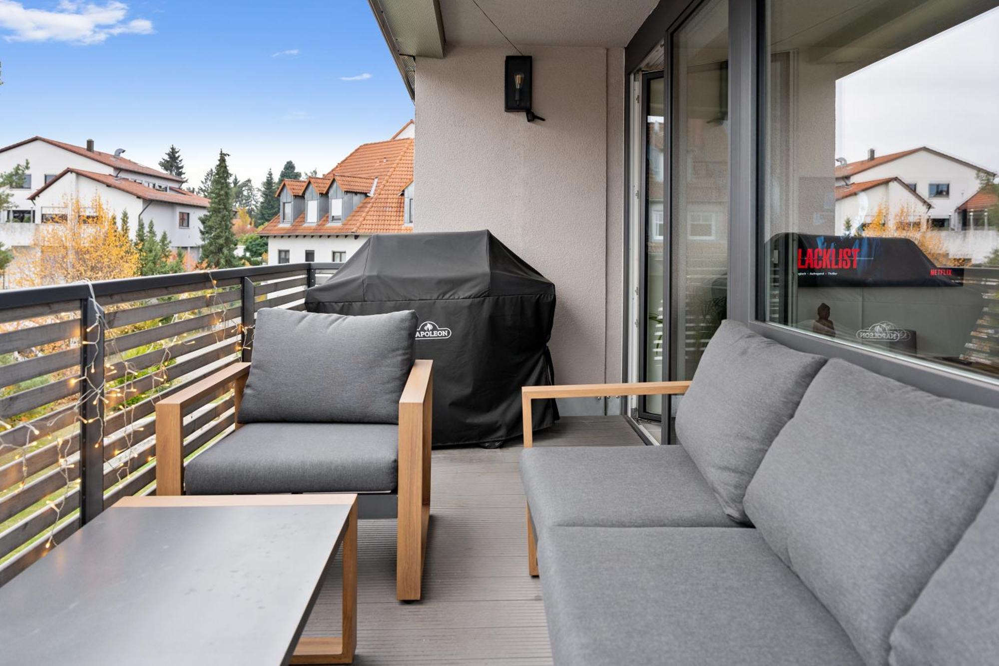 Modern Style Business Suite - Office - Kitchen - Balcony Herzogenaurach Exterior photo